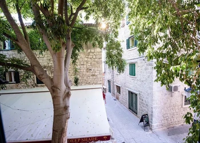 Lucy In Centre Vendégház Split