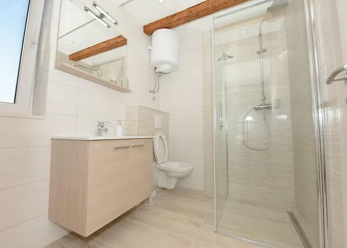 Lucy In Centre Vendégház 4*