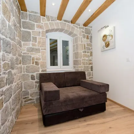 Guest house Lucy In Centre 4*