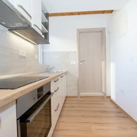 Lucy In Centre Gæstehus Split