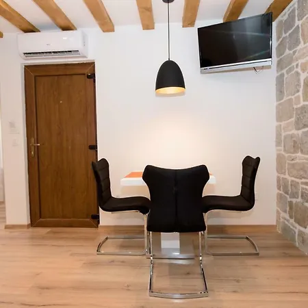 Lucy In Centre Penzion Split